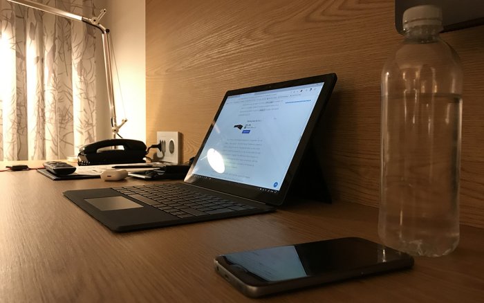 Microsoft Surface Pro 6 på hotellutflykt